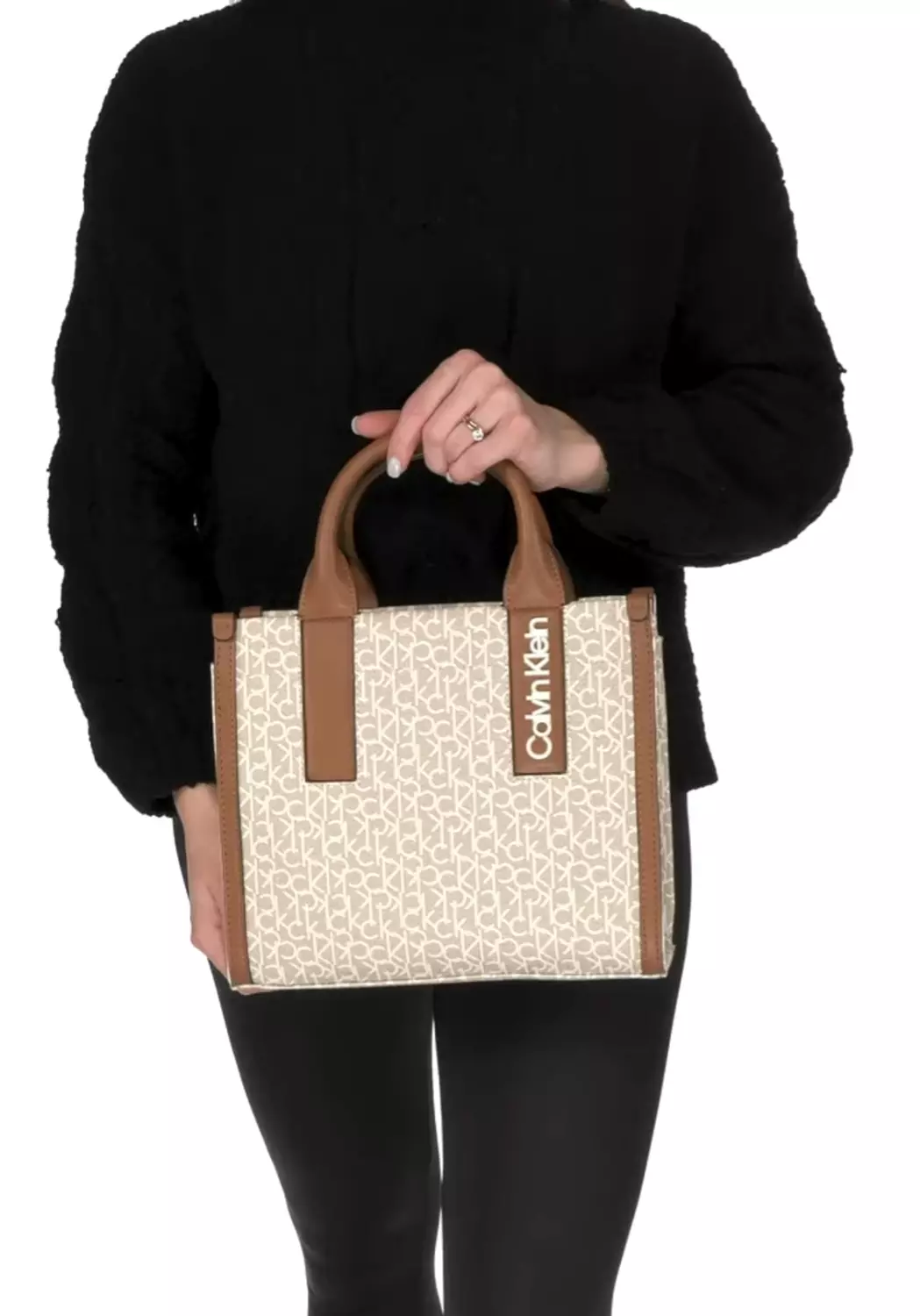 LuxResale: Perfect for a professional fashion resale platform