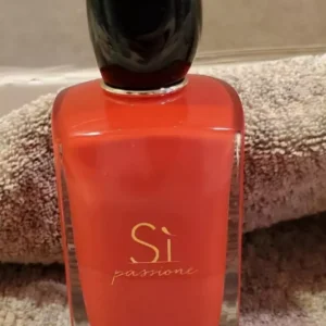 Sì passion by Giorgio Armani (women's)