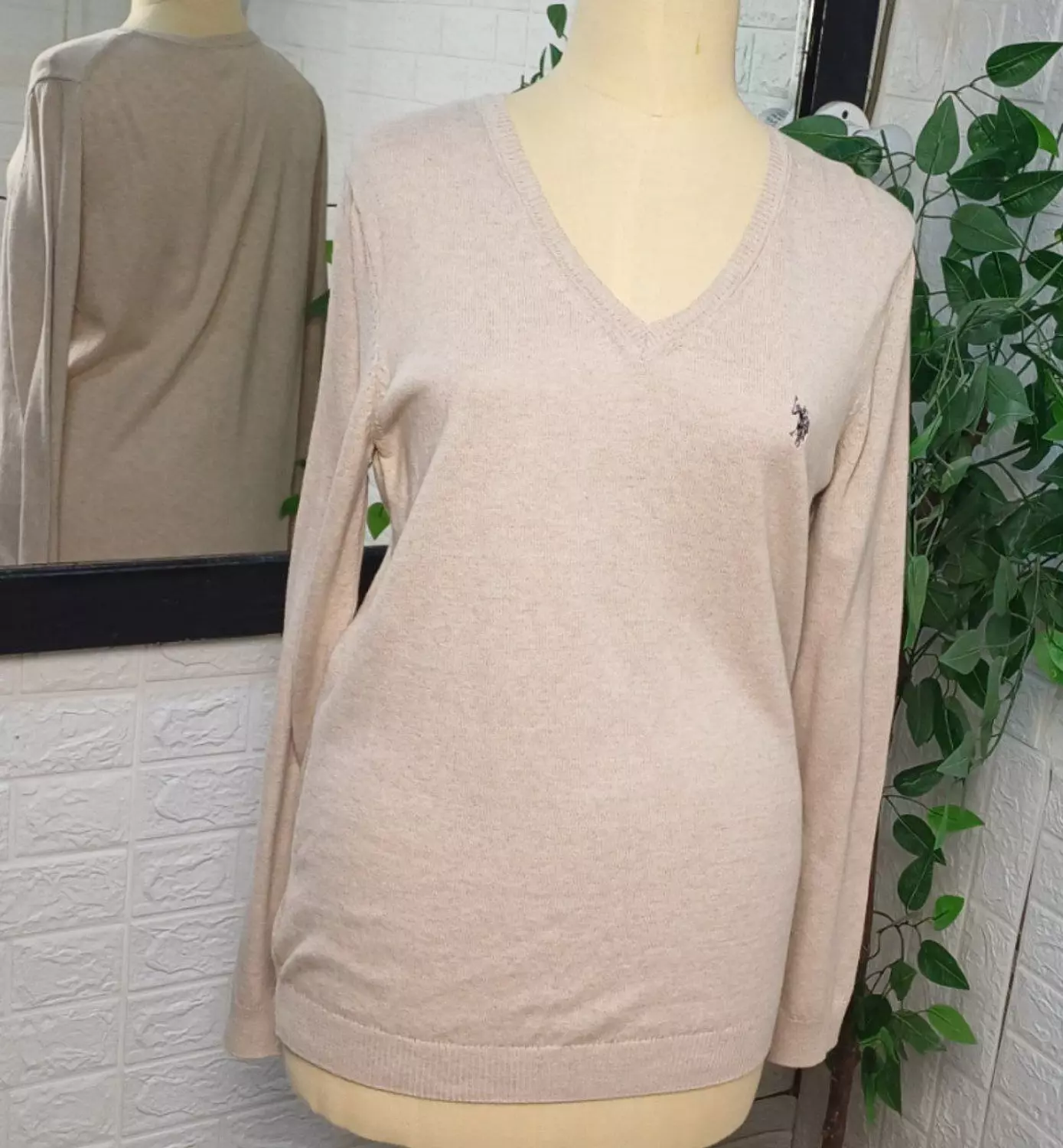 Pullover U.S. POLO ASSN classic V-neck light beige