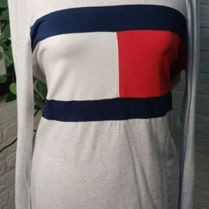 ​Tommy Hilfiger Women’s Long Sleeve Flag Logo Tee