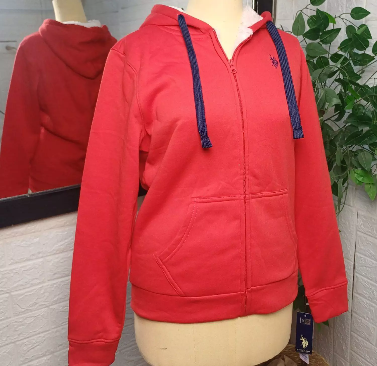 U.S. POLO ASSN ZIP -UP HOODIE Vibrant red