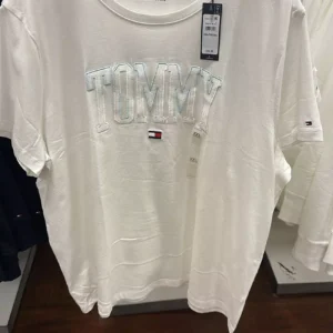 Tommy Hilfiger Women’s Oversized Logo T-Shirt – White (Size L)