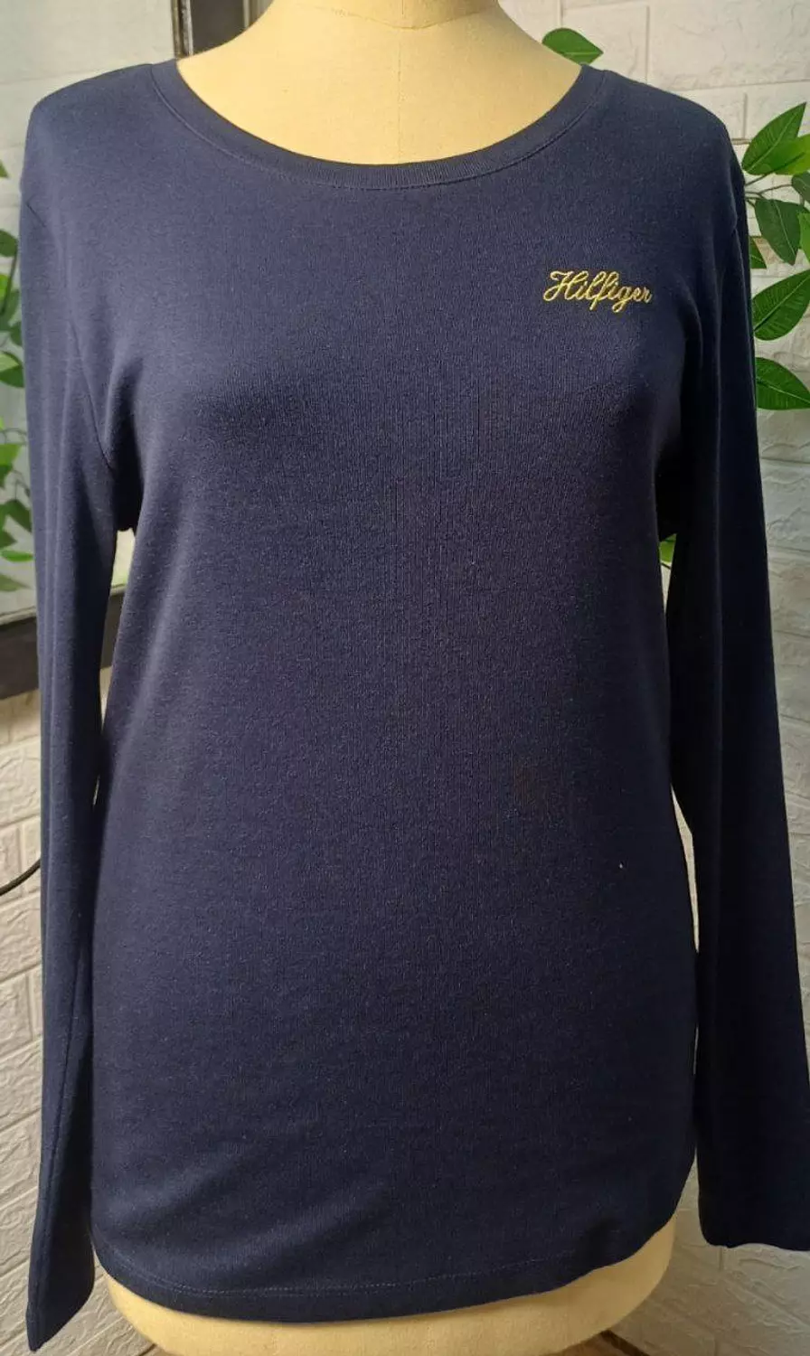 Tommy Hilfiger Women's Script Embroidery Long Sleeve Top