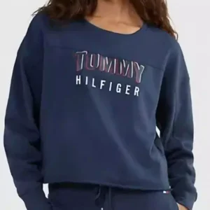 Tommy Hilfiger women’s long-sleeve sweatshirt featuring a classic sporty aesthetic.