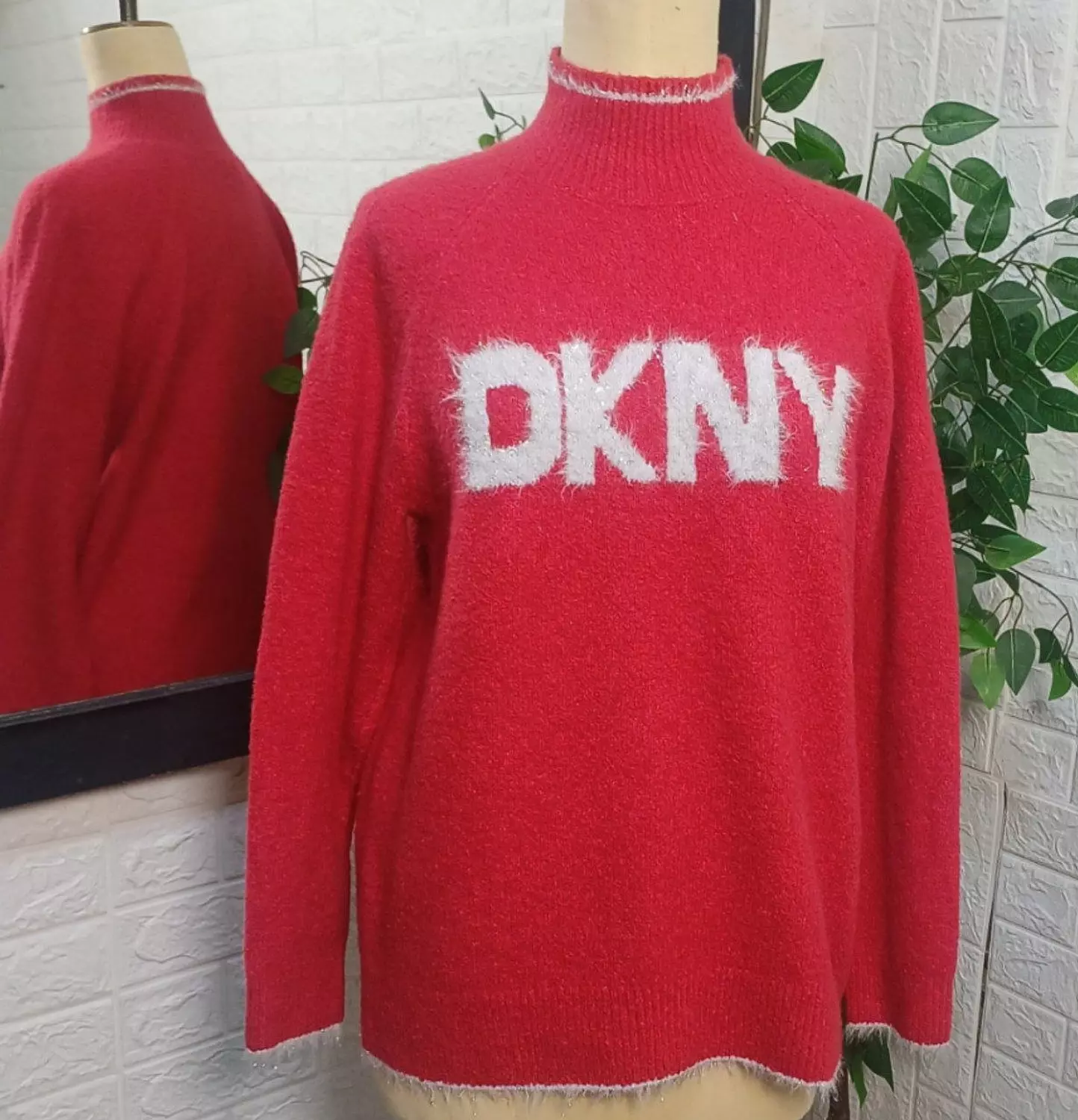 Dkny (Donna Karan New York).