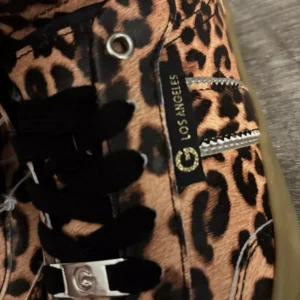 GUESS leopard-print sneakers gum rubber outsole