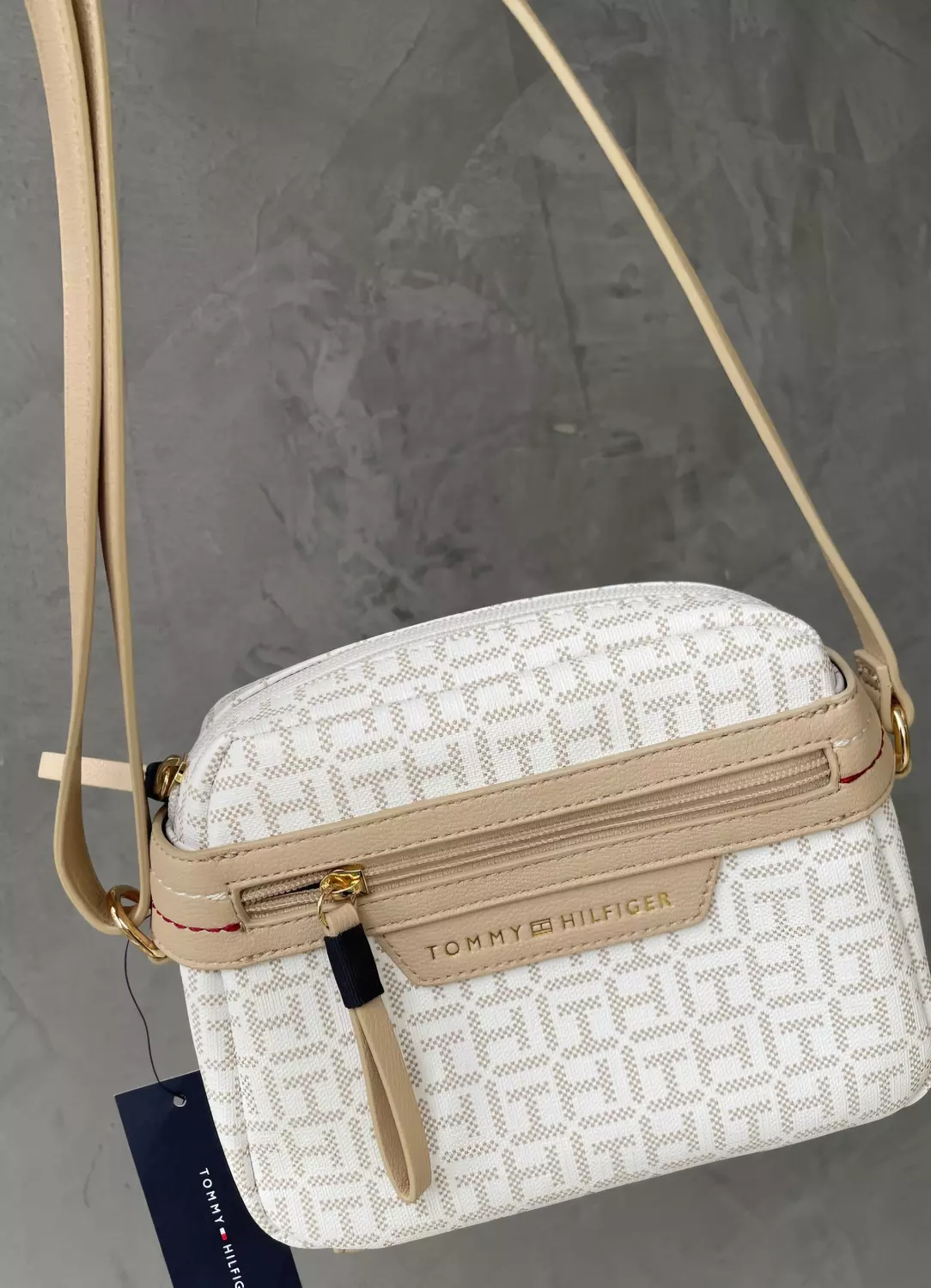Tommy Hilfiger Crossbody Bag beige and white - Image 2