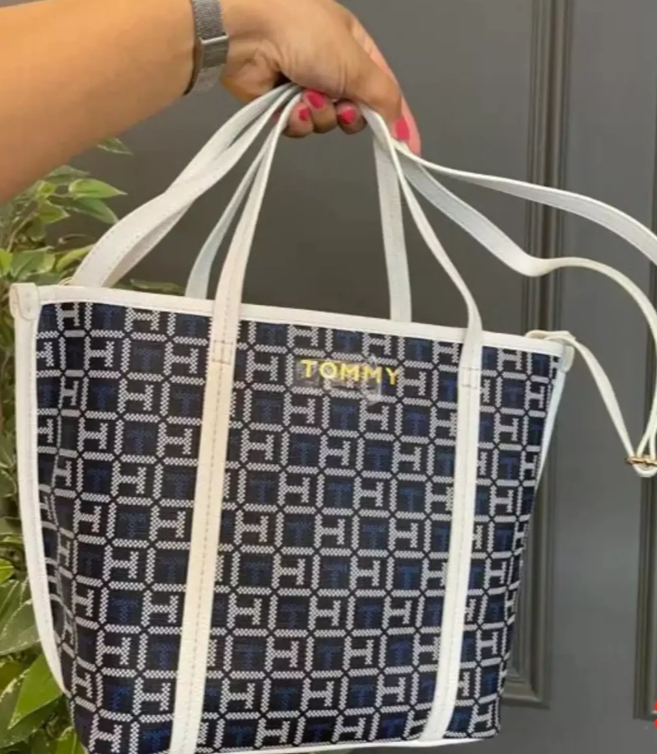 Tommy Hilfiger tote bag navy blue,royal blue and crisp white - Image 2
