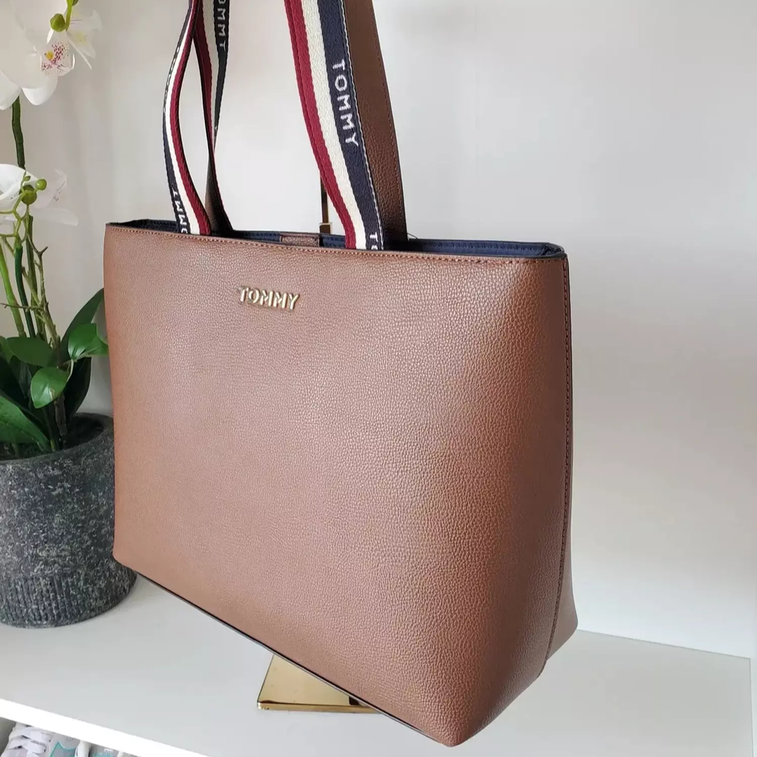 Tommy Hilfiger Classic Logo Tote Bag - Image 3