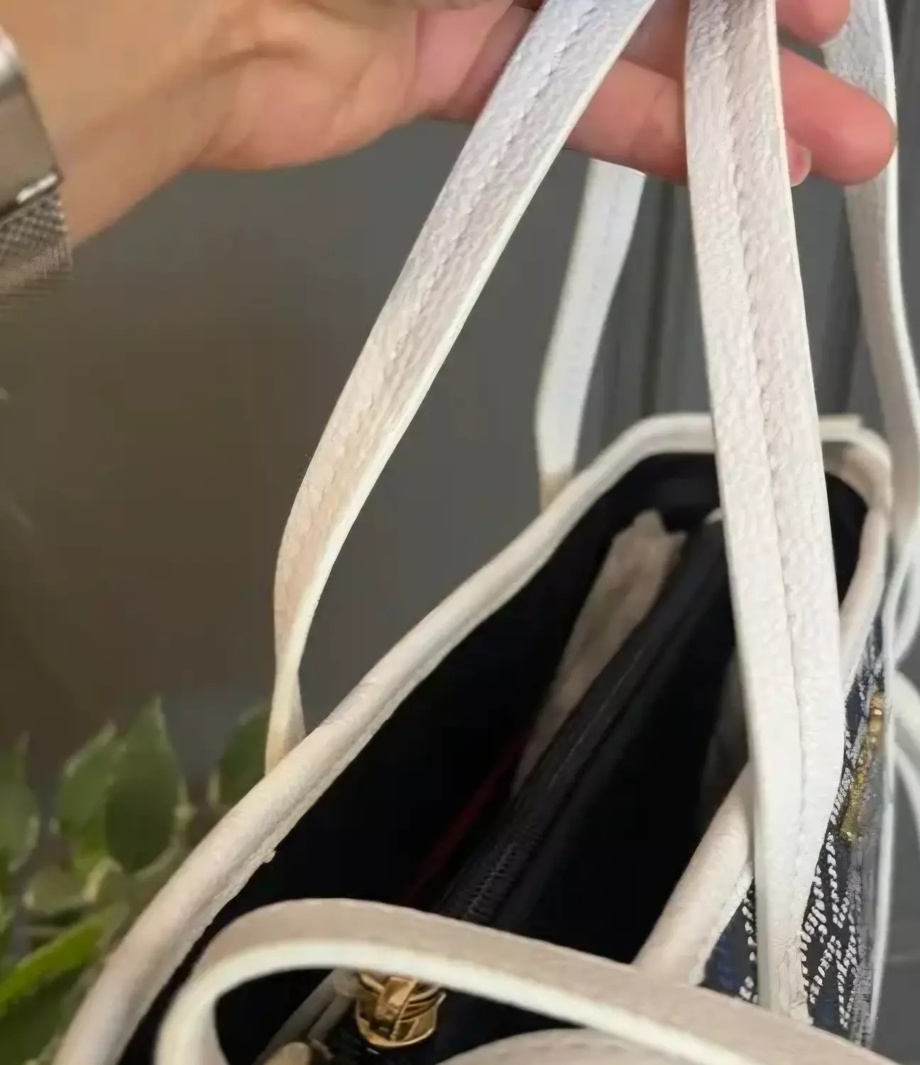 Tommy Hilfiger tote bag navy blue,royal blue and crisp white - Image 4